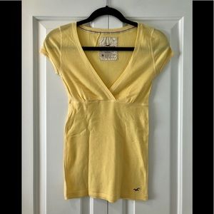 Hollister Juniors (M) Yellow V Neck Top